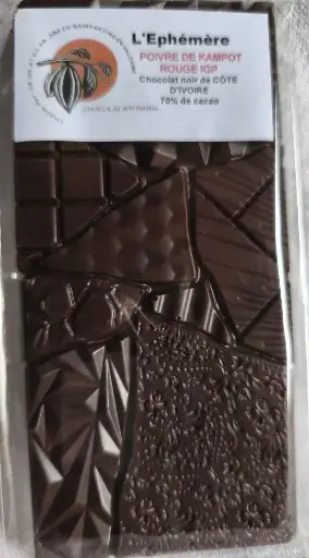 Tablette l'Ephémère   - Chocolat au poivre de Kampot rouge IGP.